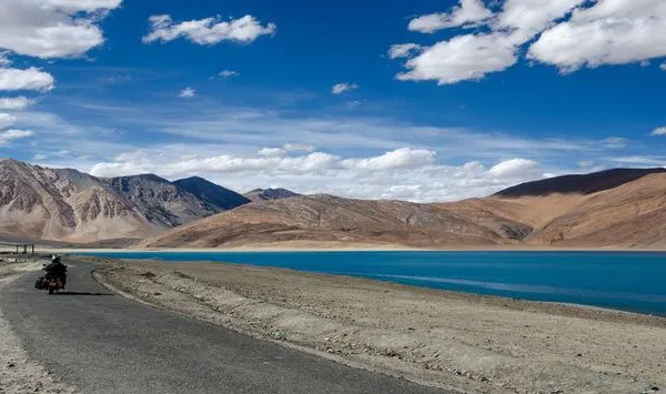 Ladakh via Manali Tour
