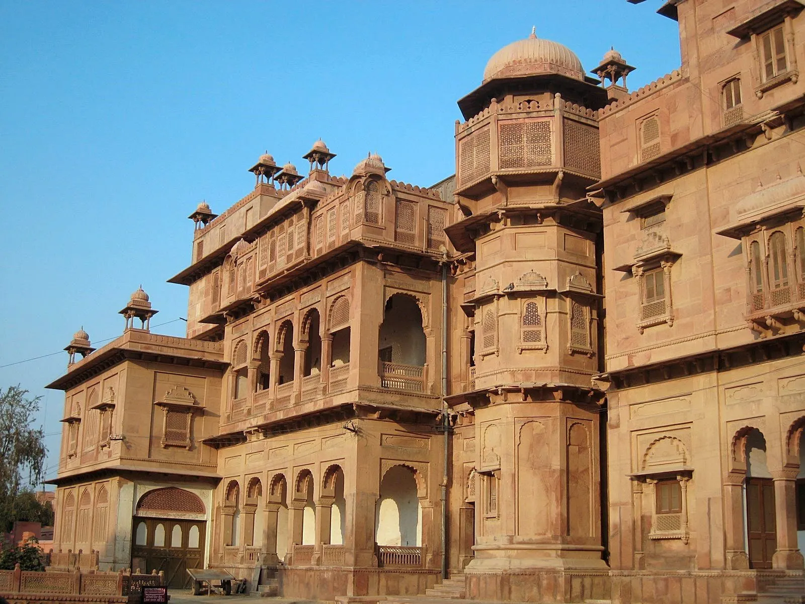 Junagarh Fort Bikaner Rajasthan ornate palaces and historic fort walls