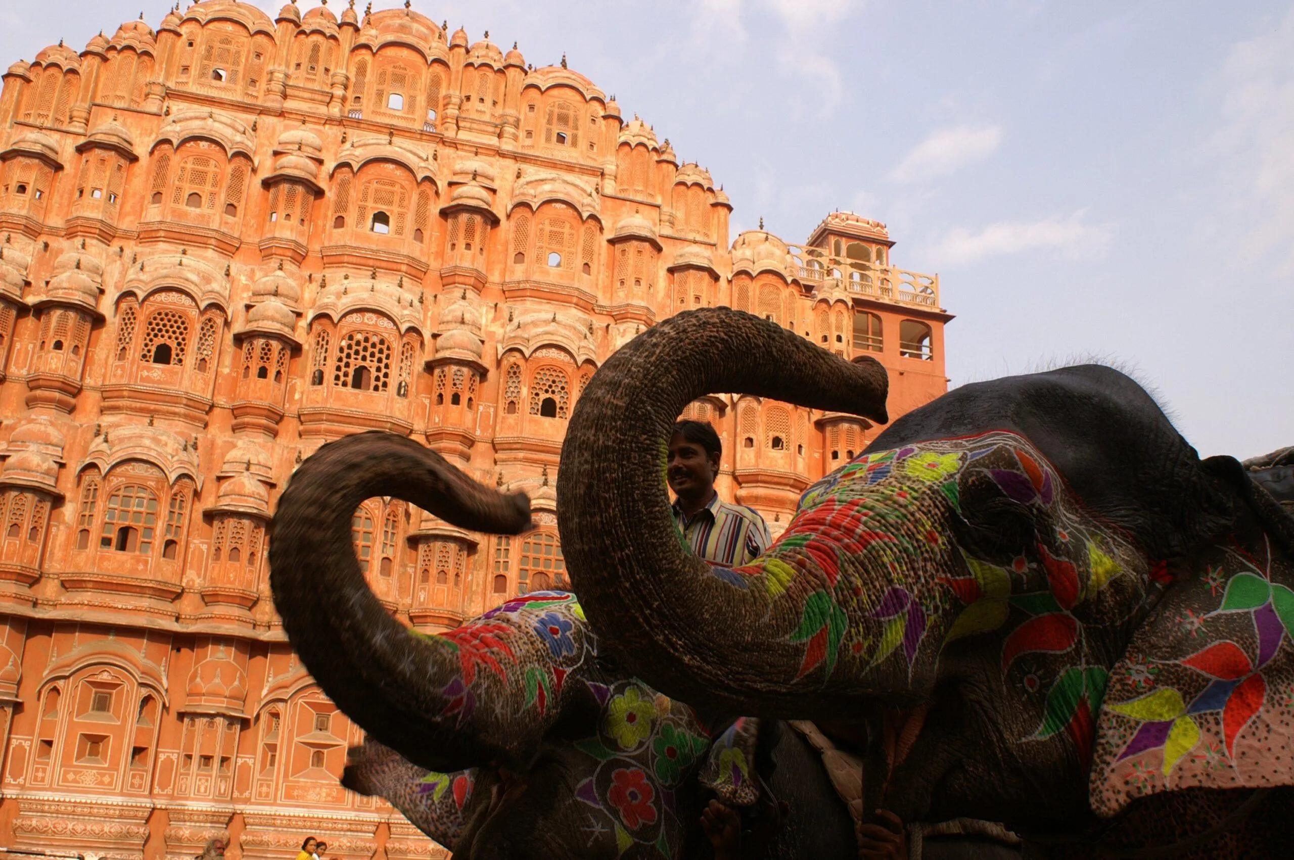 India sightseeing tours featuring monuments and cultural travel experiences