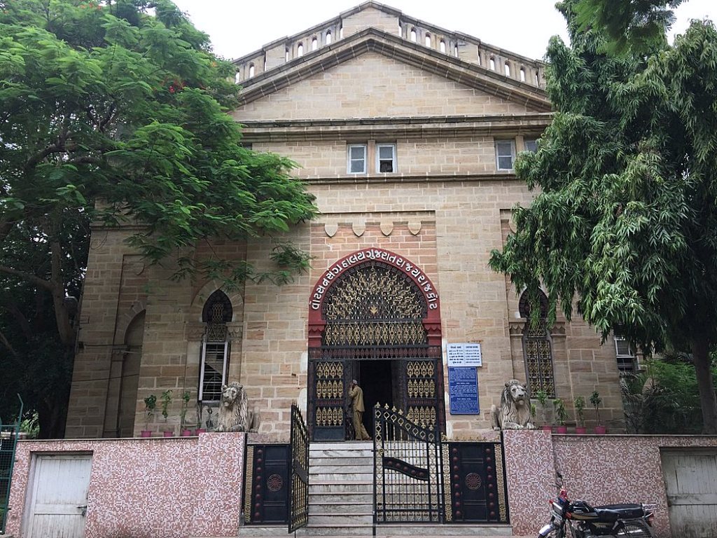 Watson Museum Rajkot – Artifacts and Cultural Exhibits